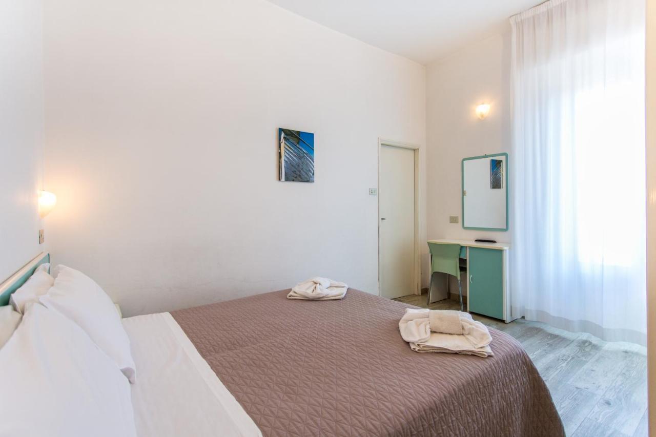 Hotel Savana Rimini Kültér fotó