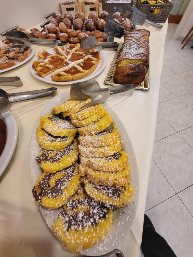 Hotel Savana Rimini Kültér fotó