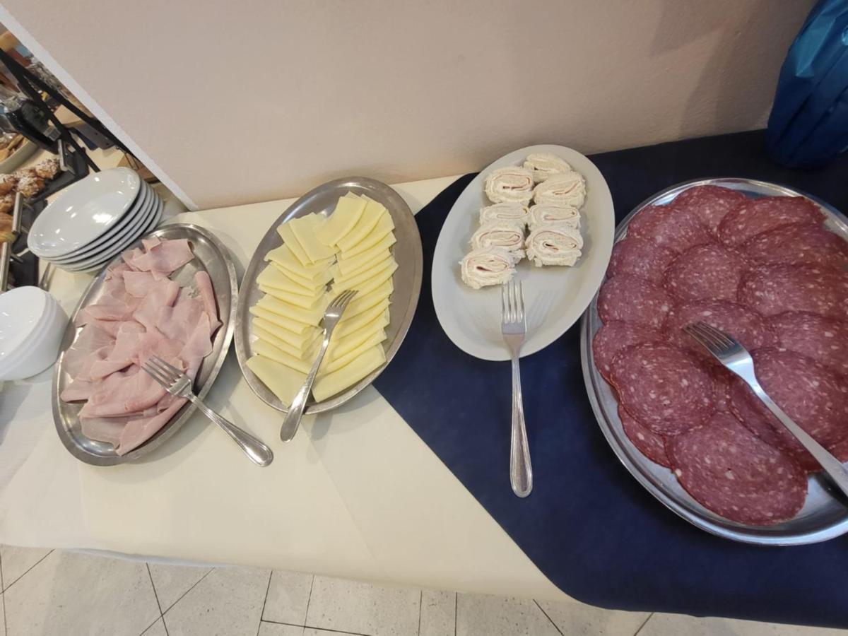 Hotel Savana Rimini Kültér fotó